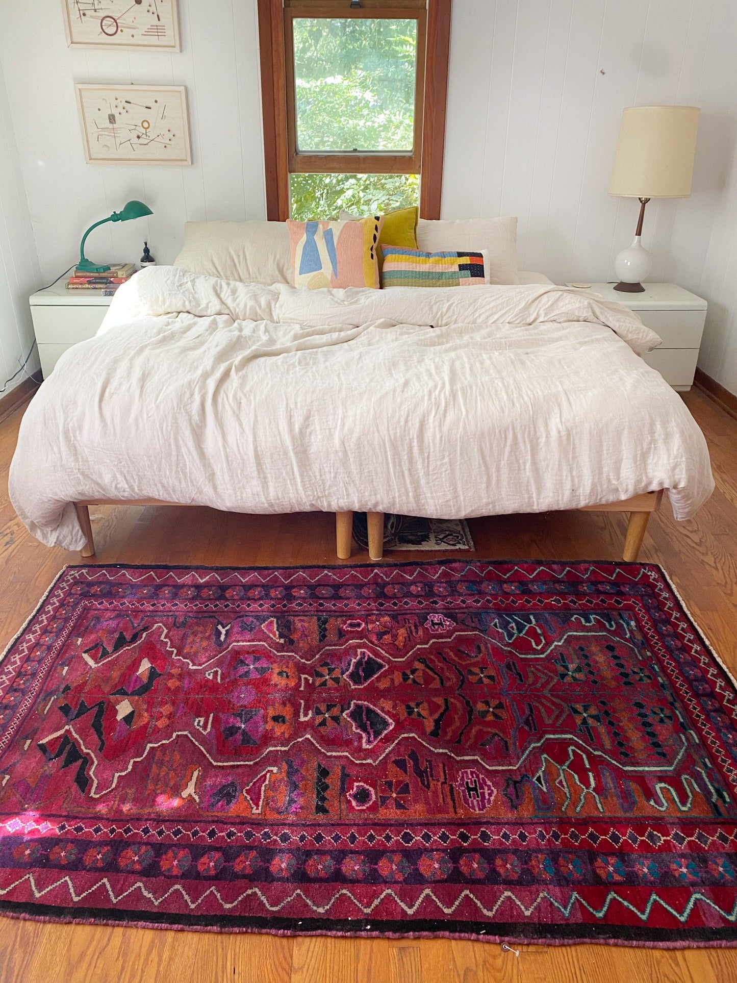 Style Rosa Persian Rug with a King Size Bed