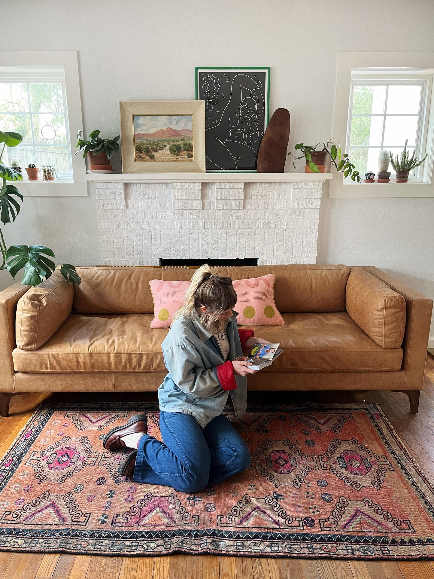 Enhance a Living Room Space with Birch Vintage Persian Rug