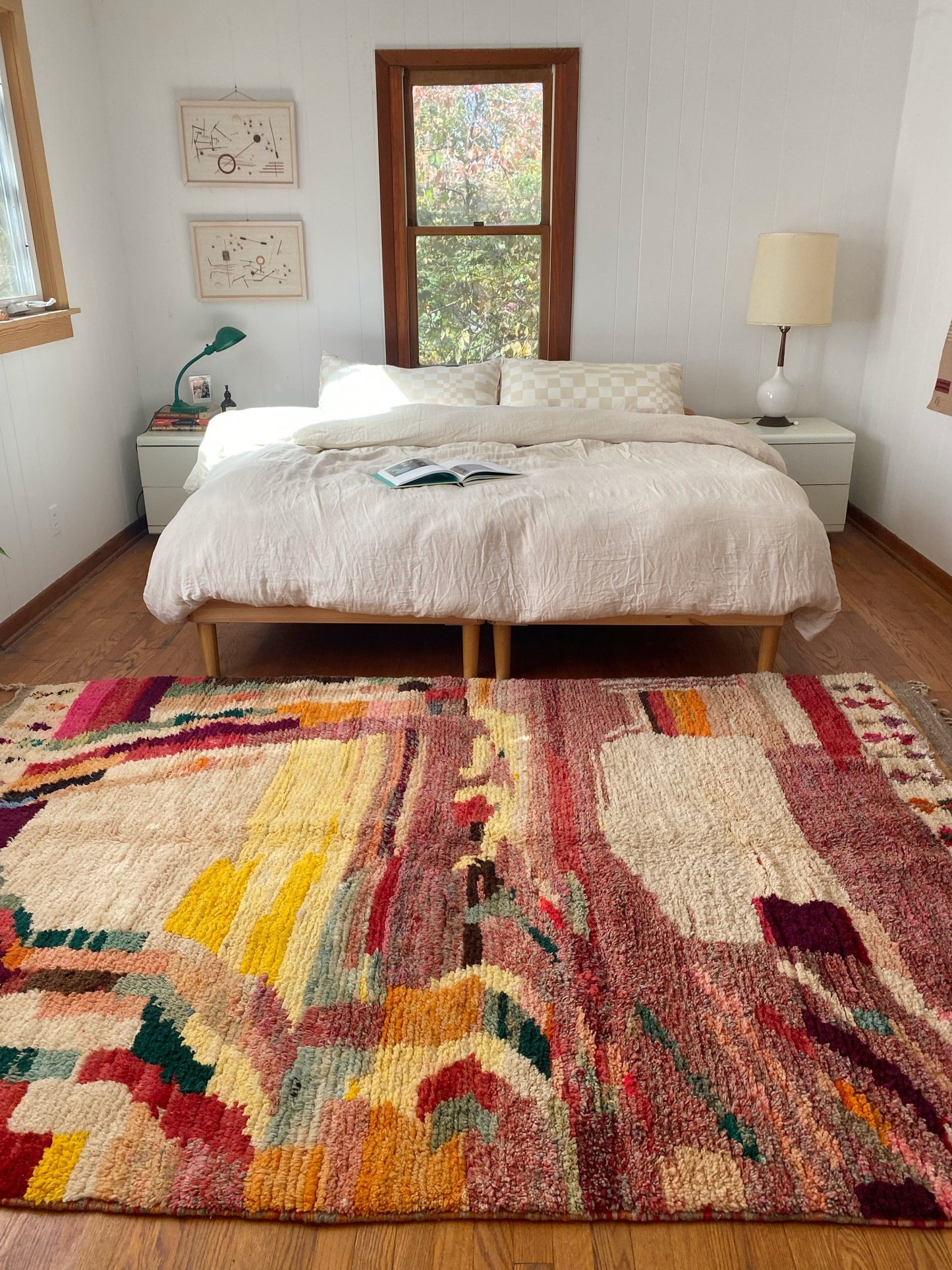 Style Almond Moroccan Rug with a King Size Bed