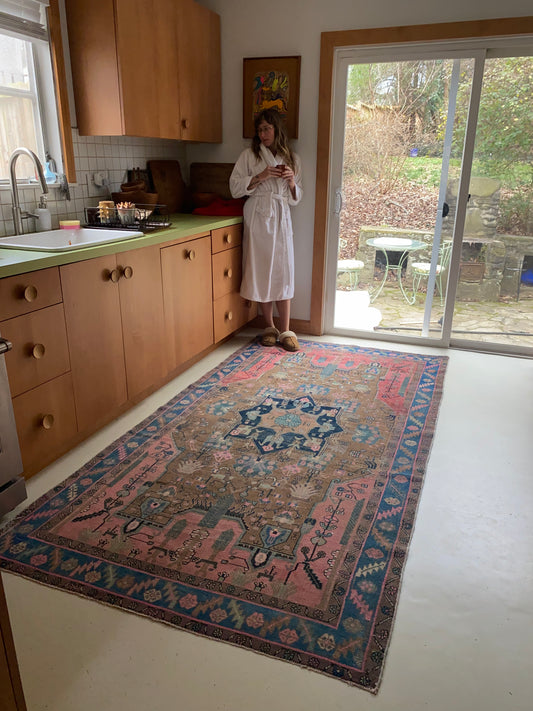Veles Vintage Persian Rug