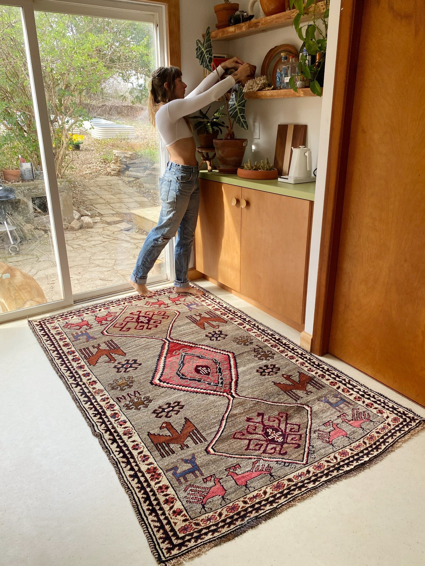 Style Unique Alla Persian Rug in a Kitchen