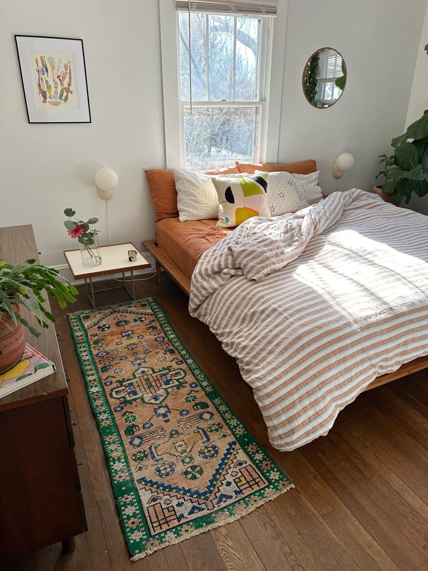Style Porana Bedside