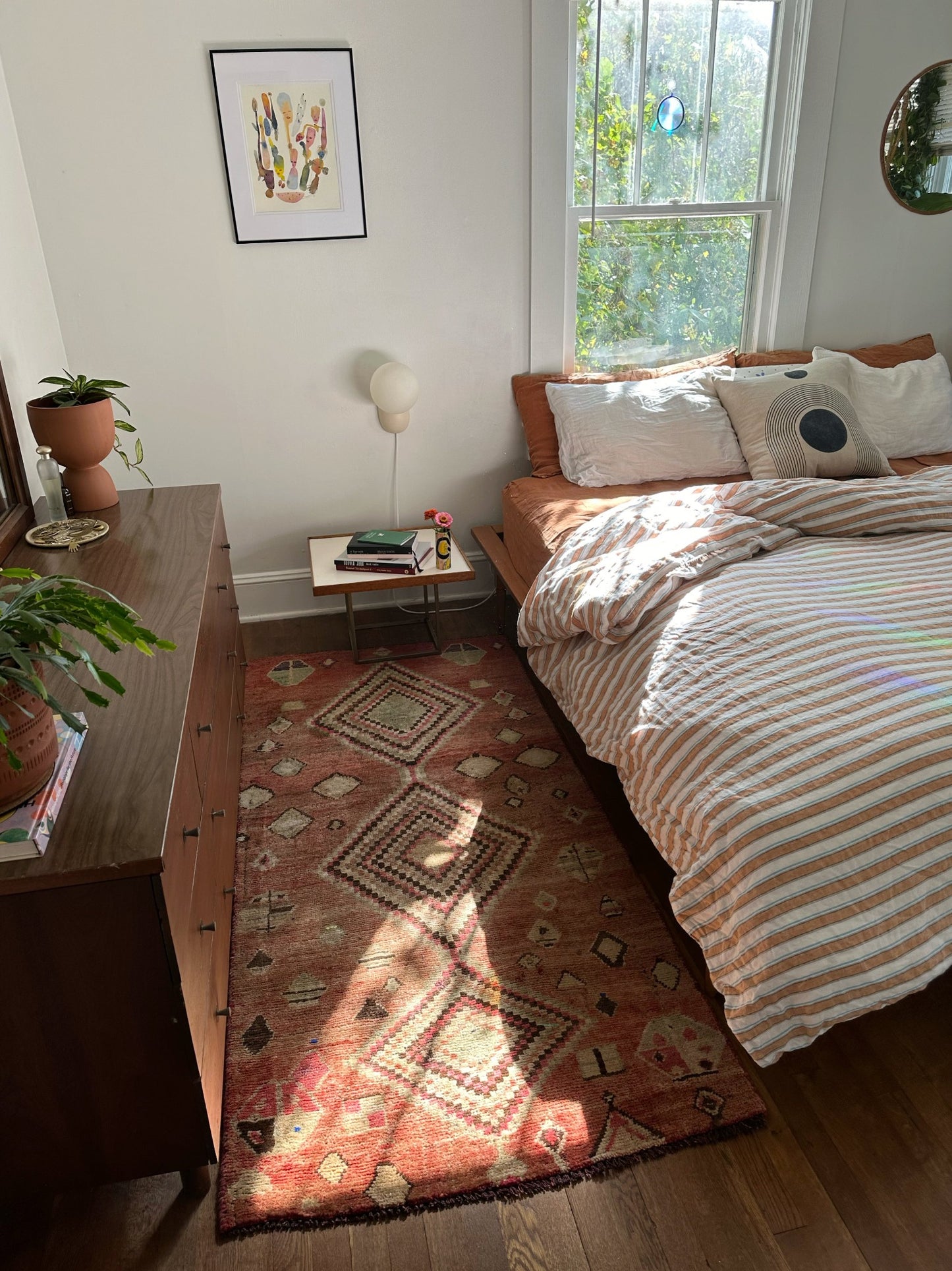 Style Begonia Persian Rug in a Bedroom