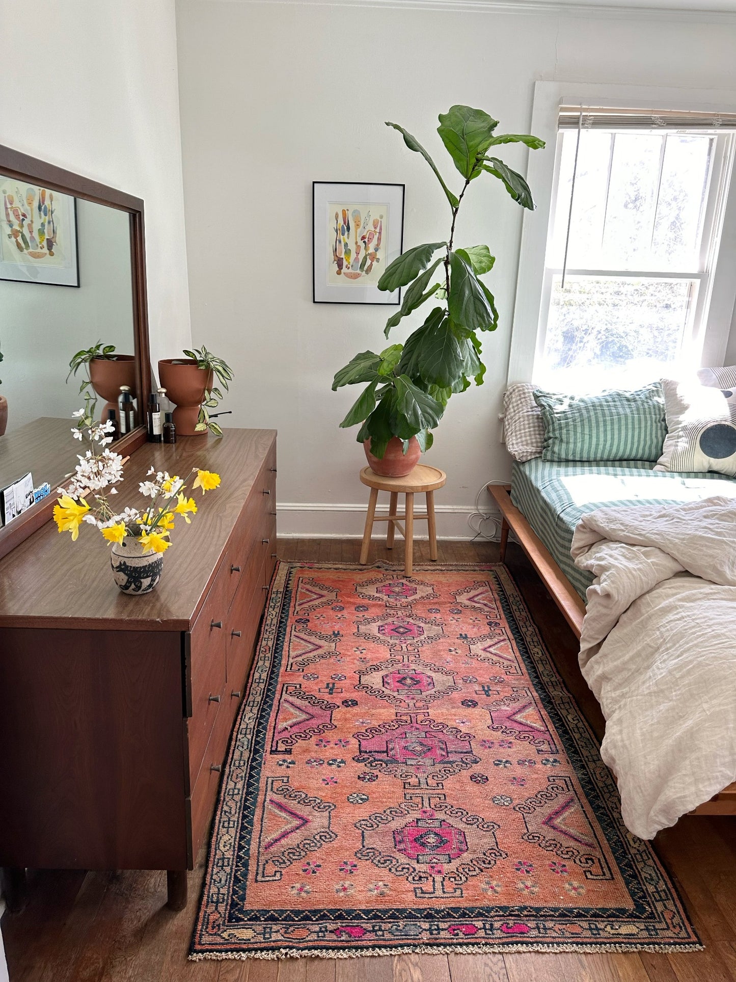Style Birch Vintage Pink Persian Rug Bedside