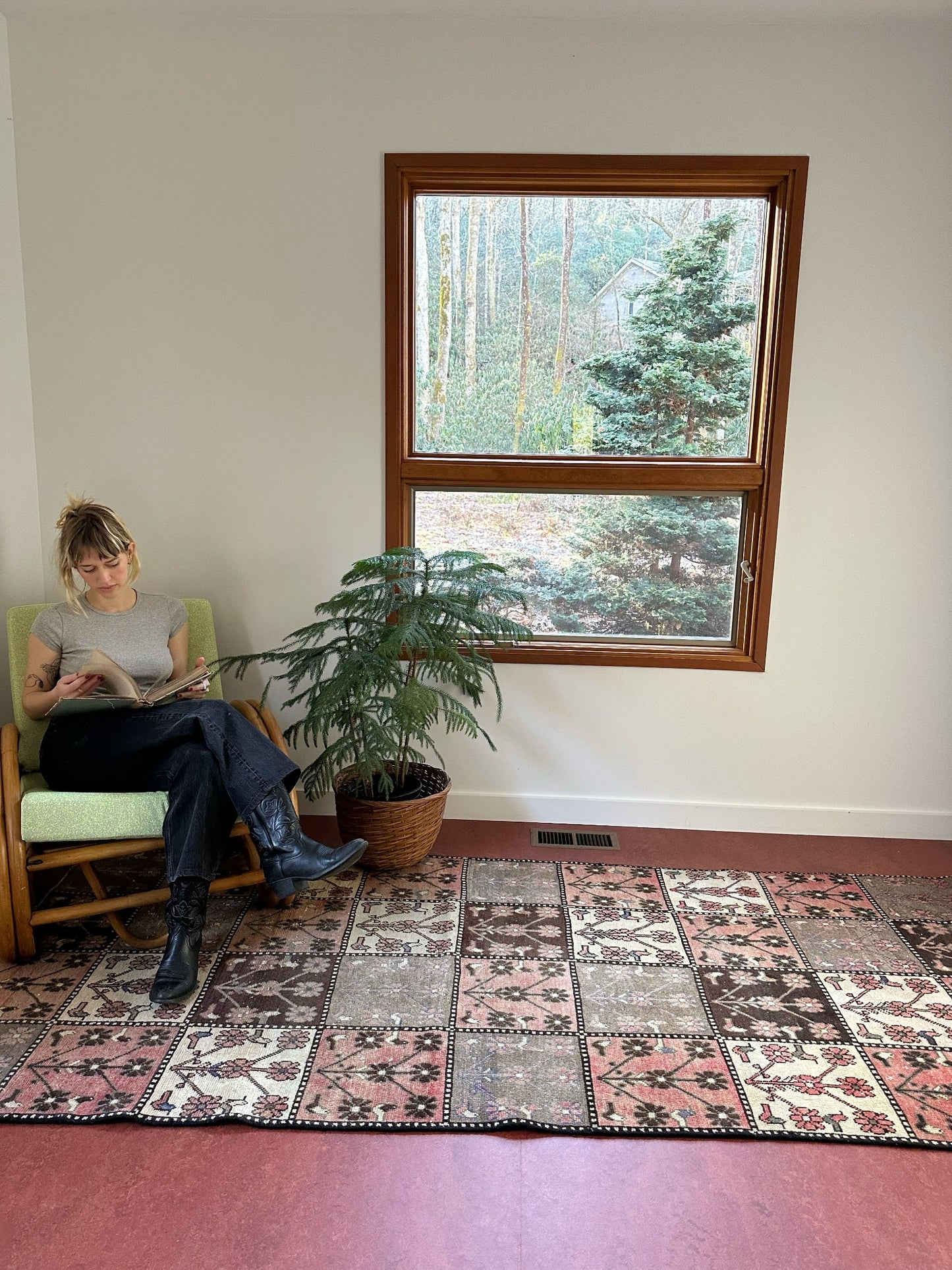 Style Chezia Persian Rug with a Lounge Chair