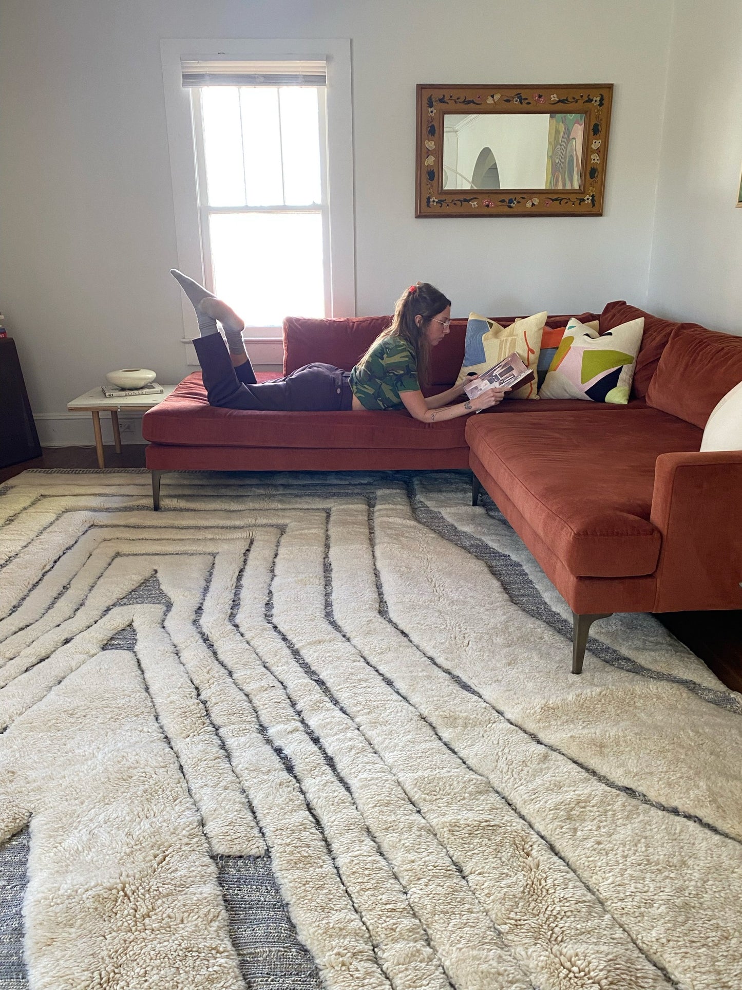Style Arcy Rug in a Living Room