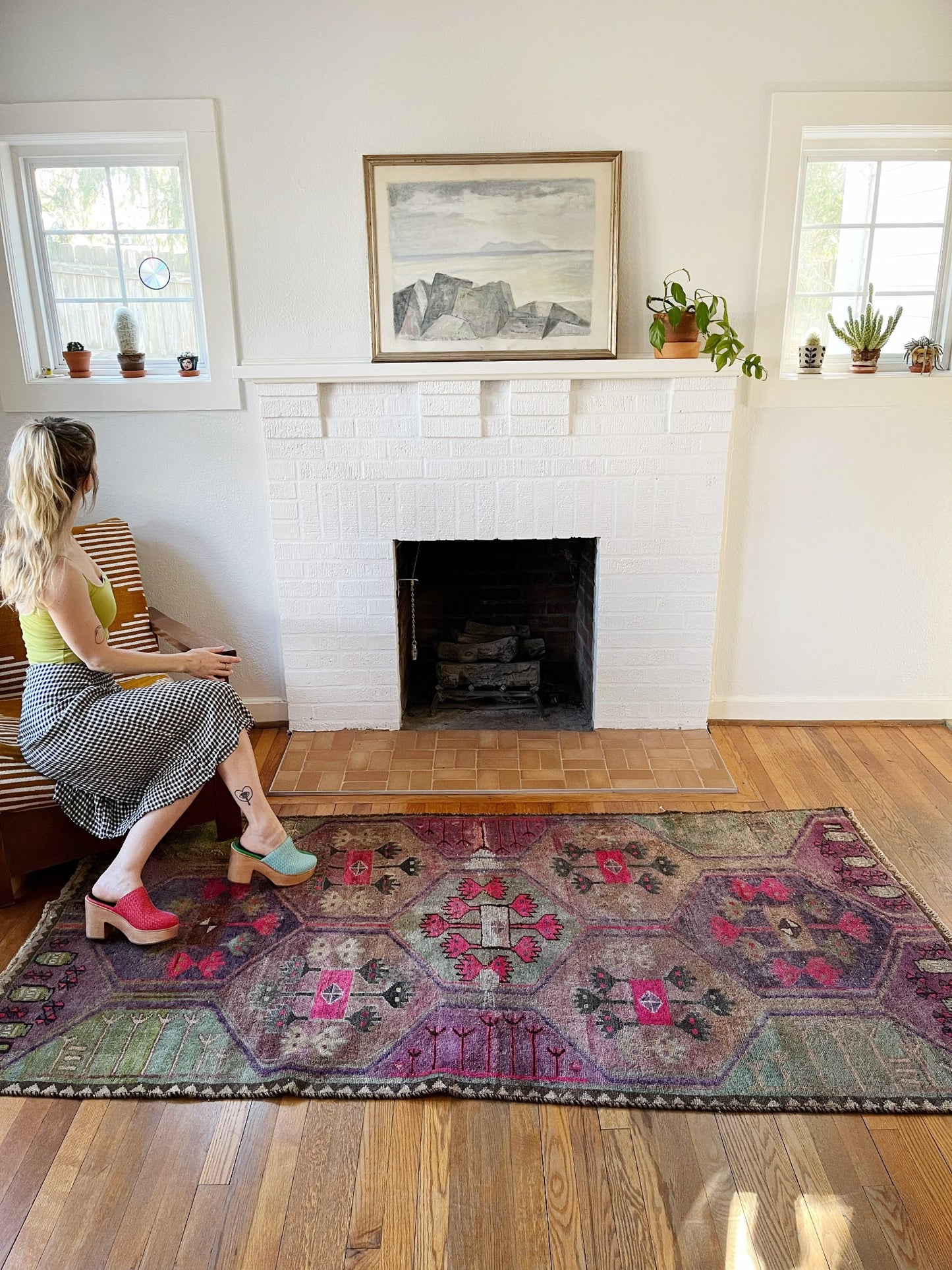 Style Piero Persian Rug in a Living Room