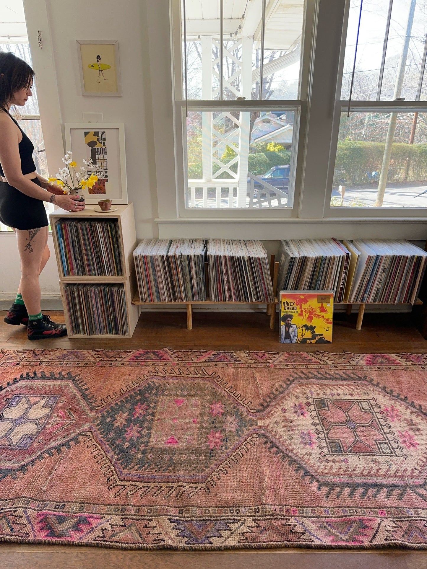 Style Vintage Tonea Dusty Pink Rug in a LIving Room
