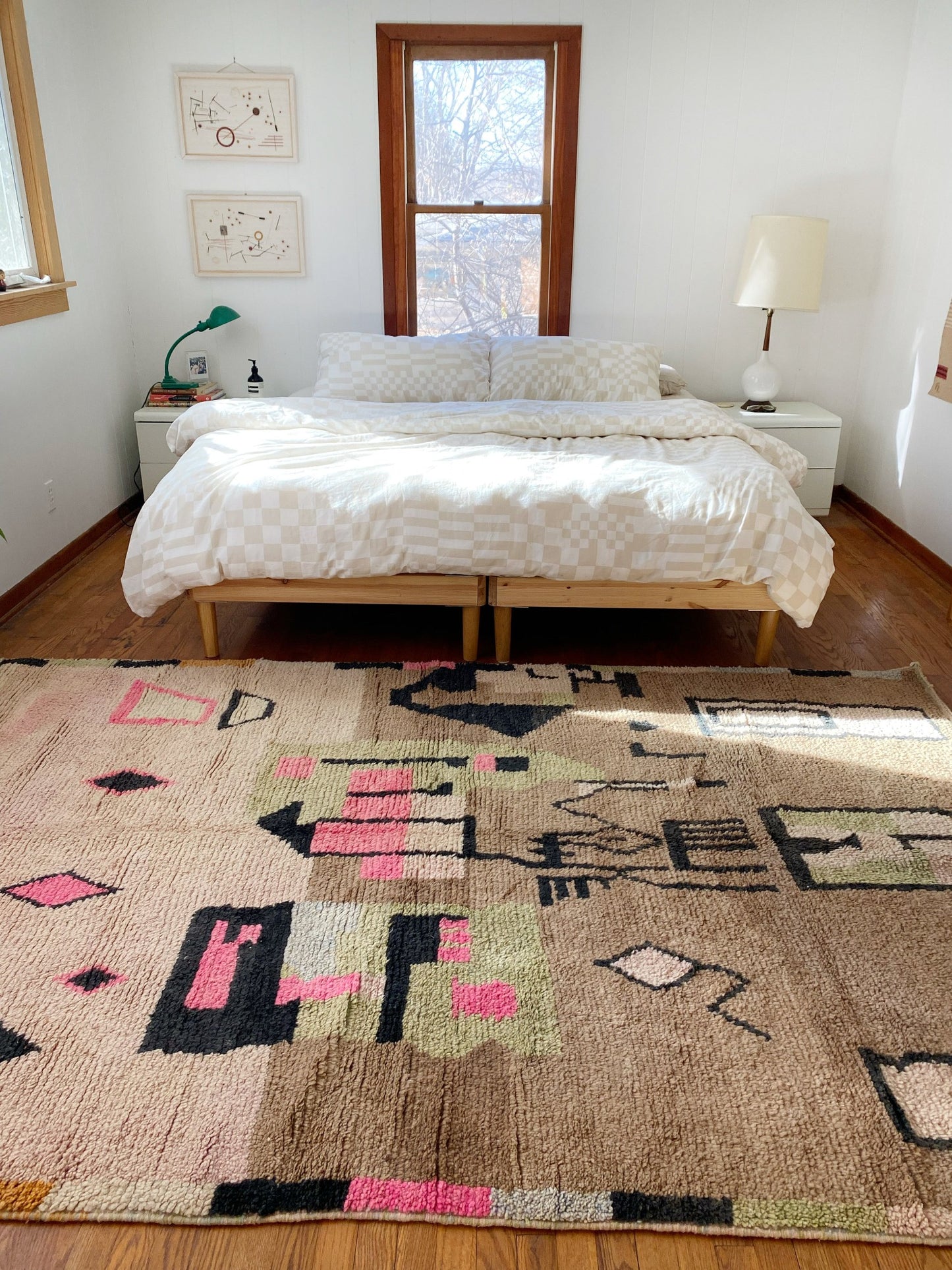 Style Serra Moroccan Rug with a King Size Bed