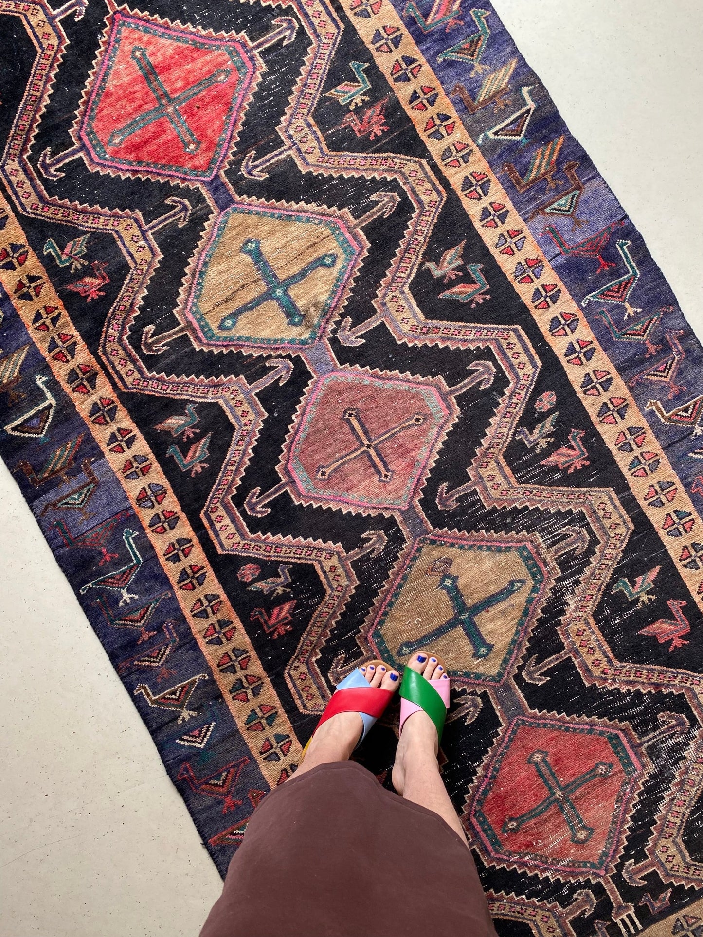 See Detalls of the Motifs in Yew Persian Rug