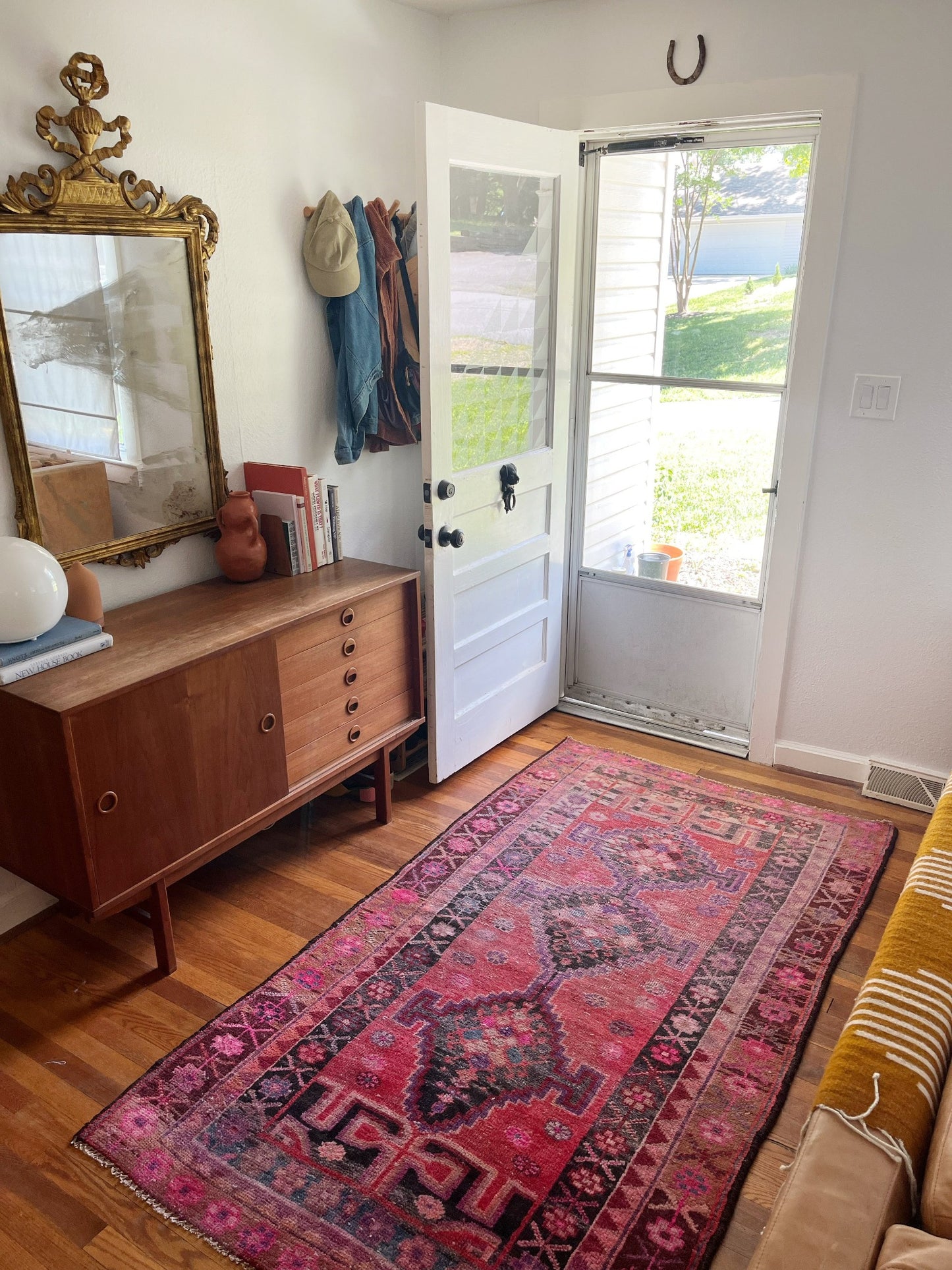 See How Pearl Vintage Rug Defines a Space