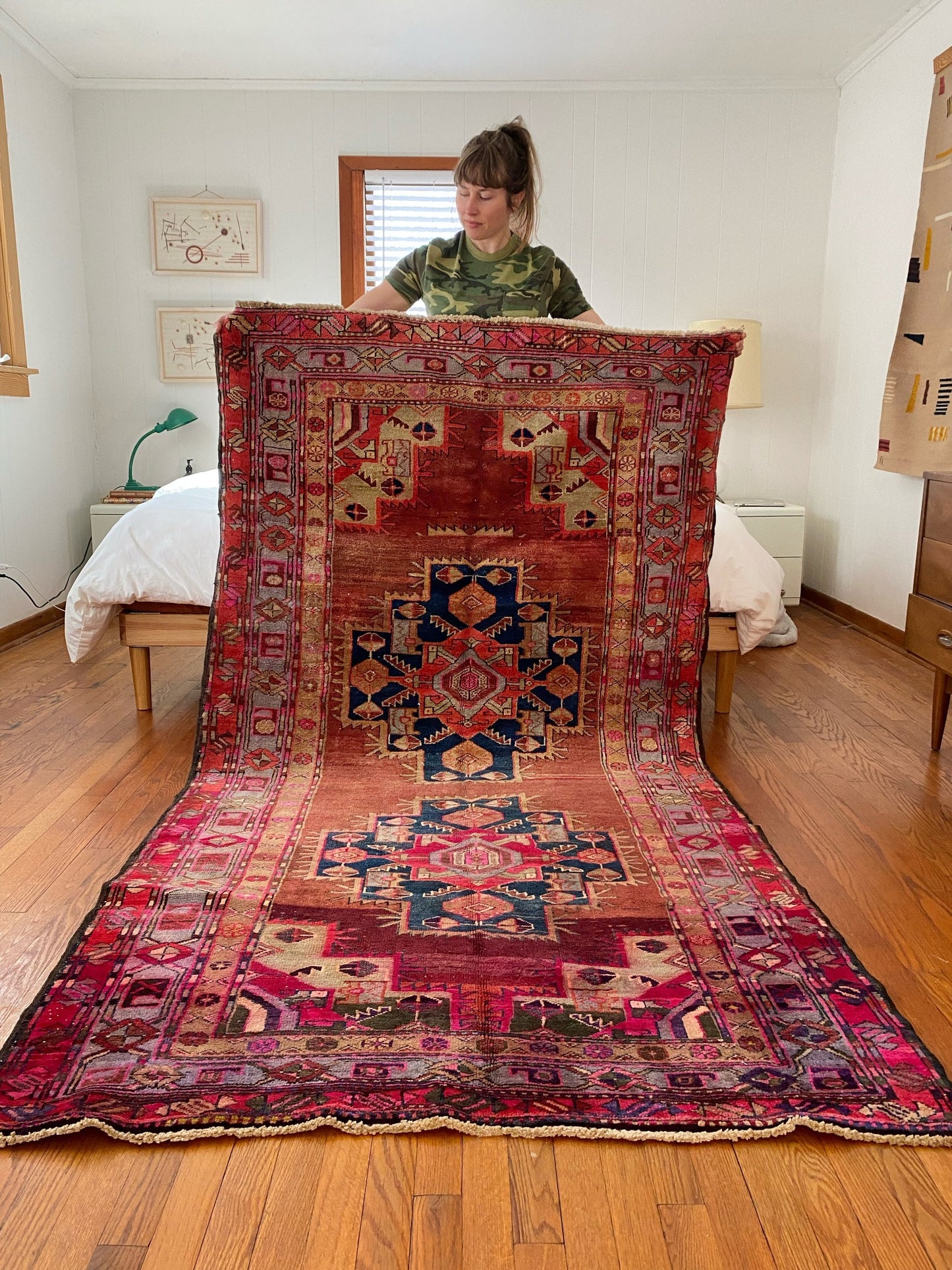 See Lute Vintage Persian Rug