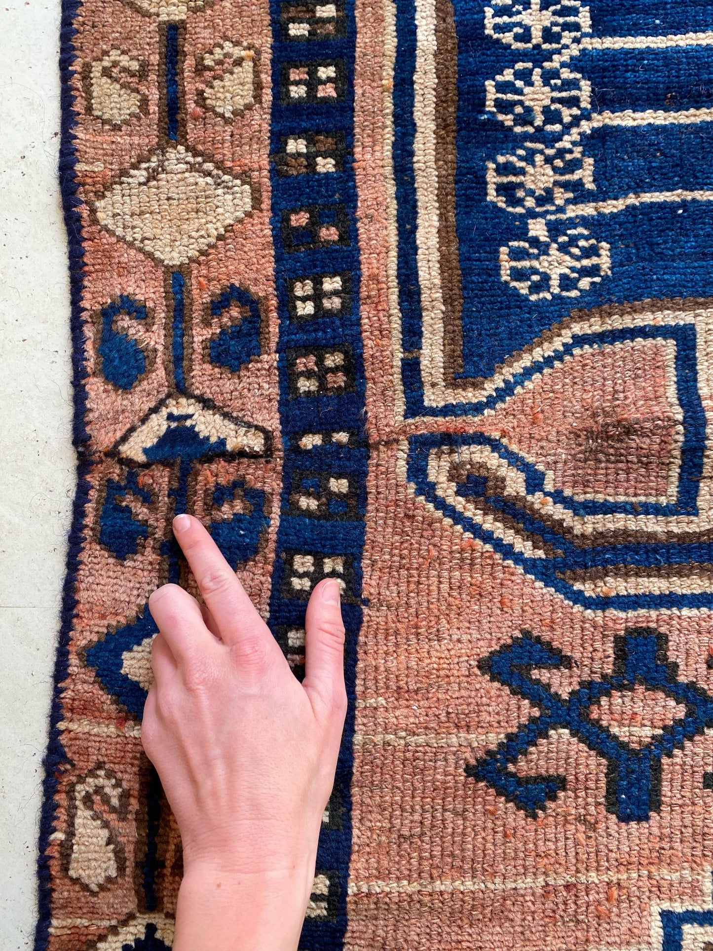 See Mend in Manila Persian Rug