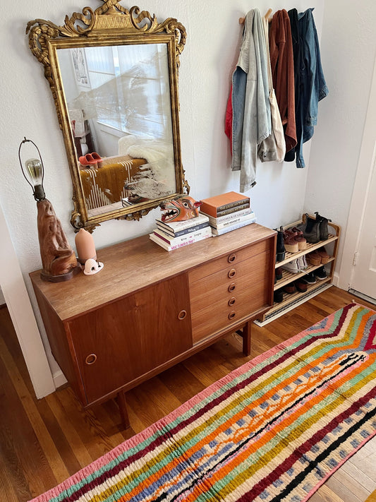 Syrah Persian rug in an entryway 