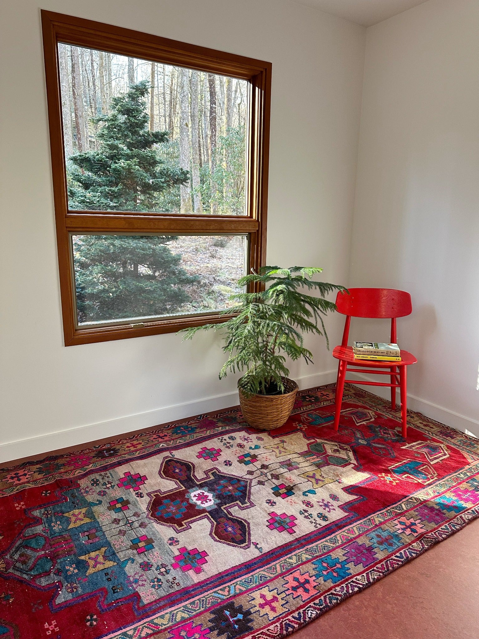 Style Cape Persian Rug in a Nook