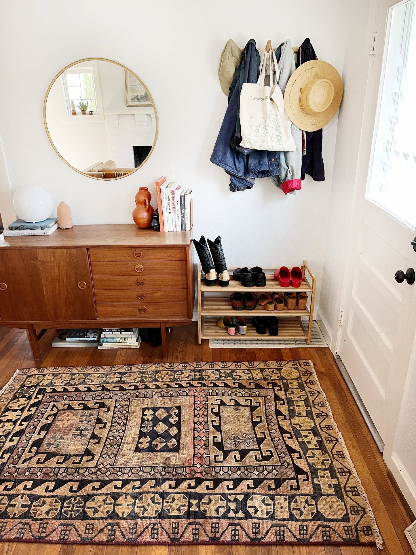 Enhance an Entryway with a Vintage Persian Area Rug