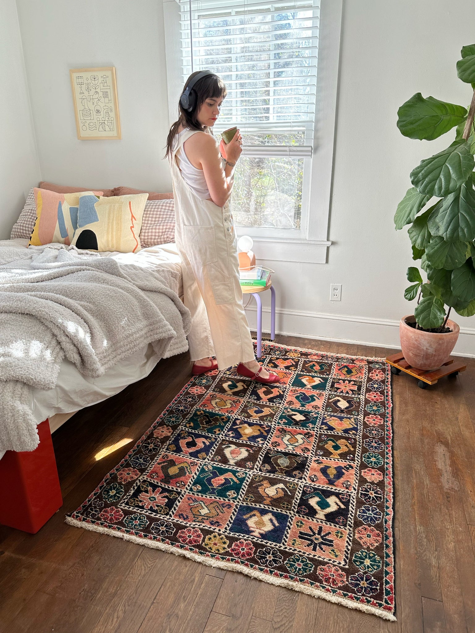 Enhance a Small Bedroom with a Vintage Persian Rug