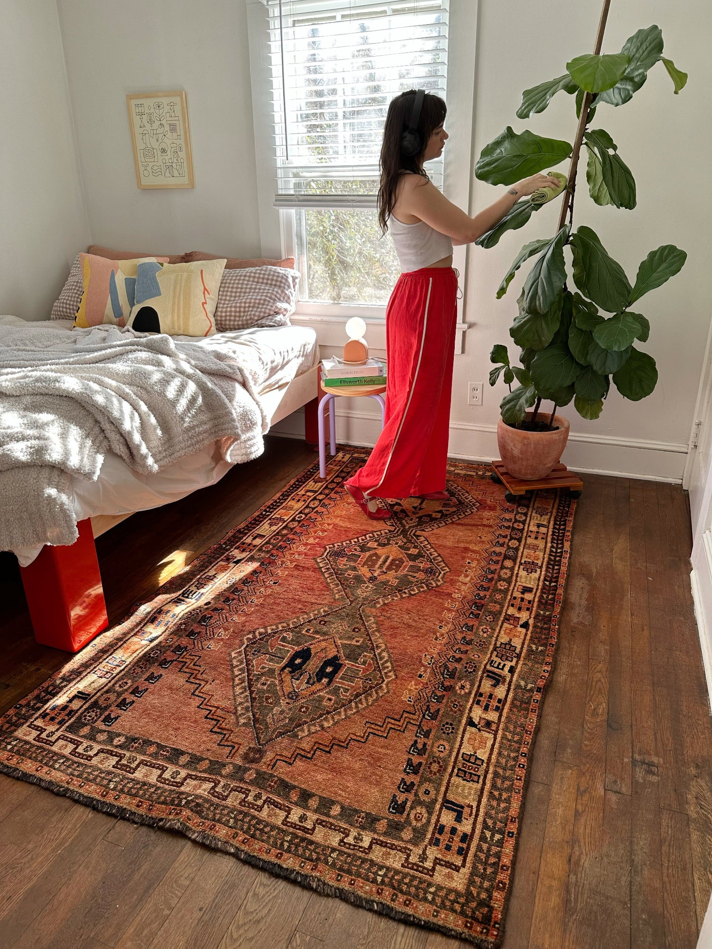 Style a Bedroom Space with a Stunning Vintage Persian Rug