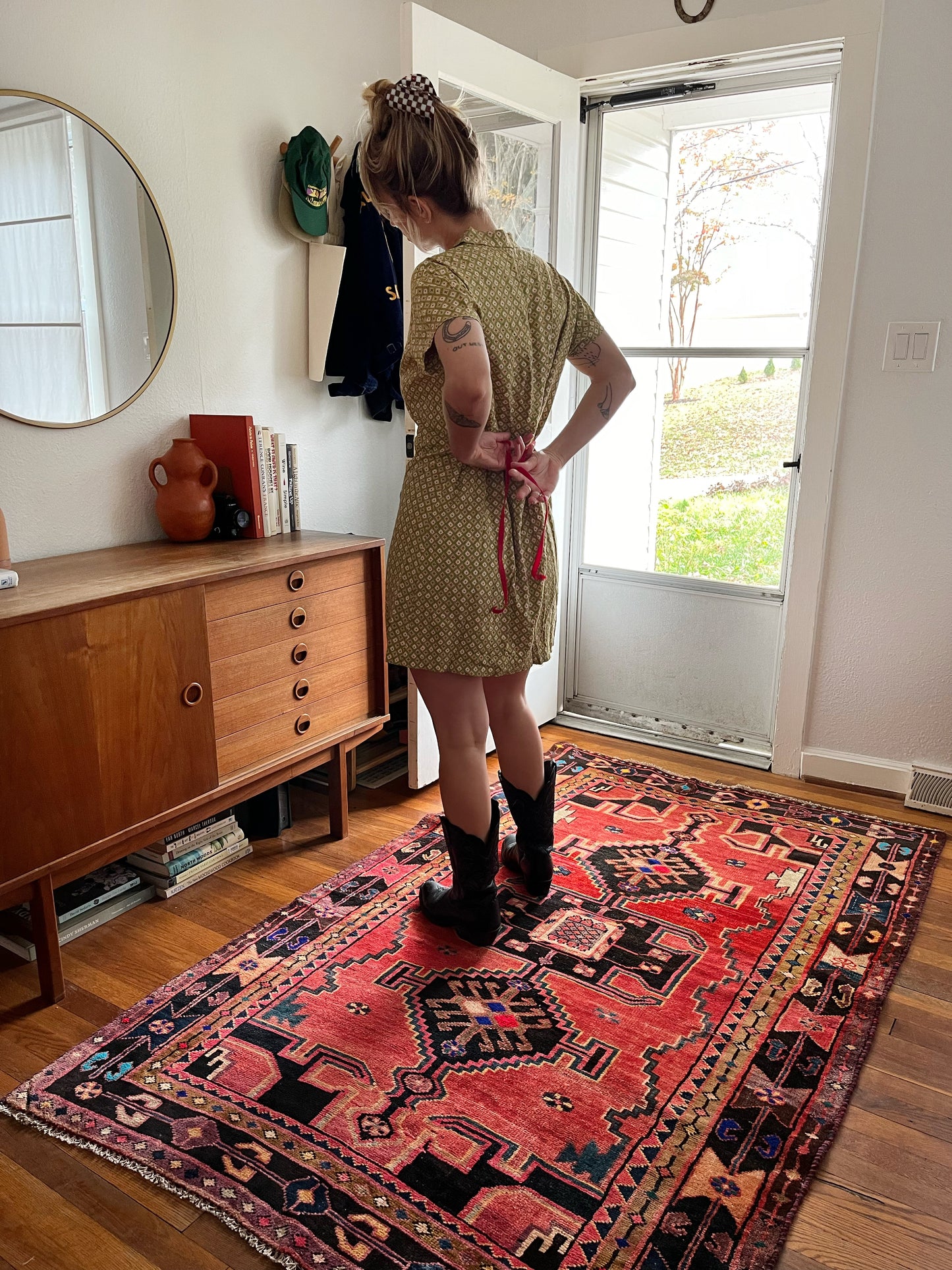 Enhance an Entryway with a Unique Vintage Persian Rug