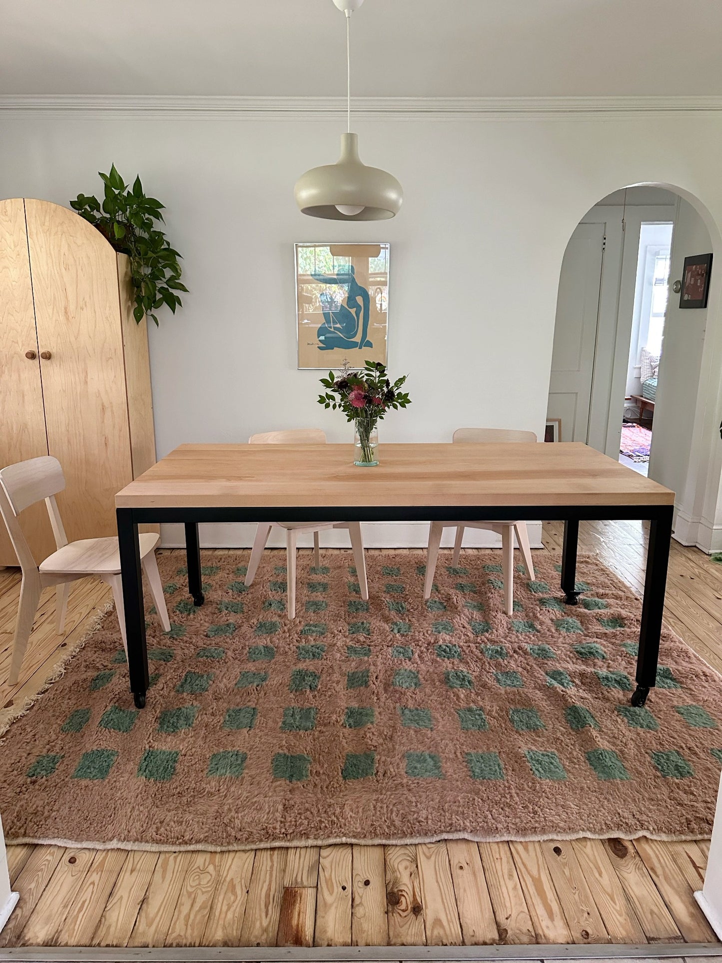 Enhance a Dining Room with Warm HIgh PIle Area Rug