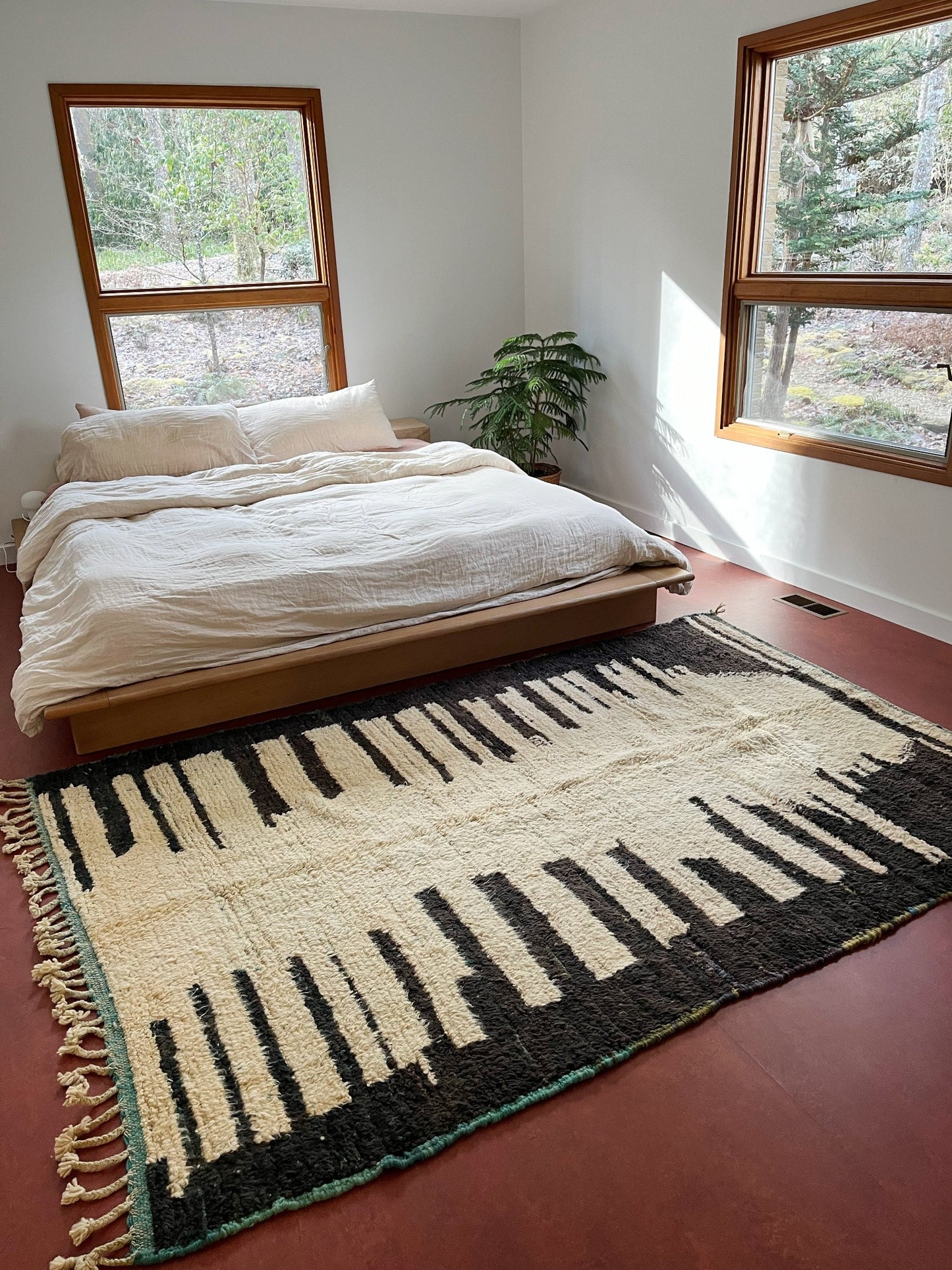 Style Calavera rug Moroccan in a Primary Bedroom