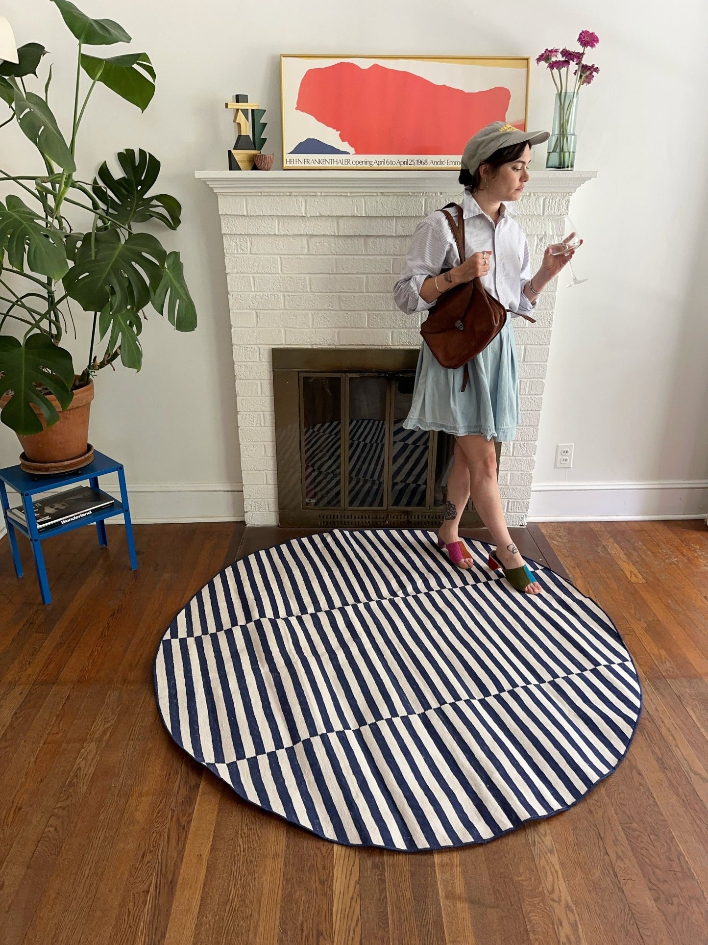 Style Willem Round Flatweave Striped Rug in a Living Room