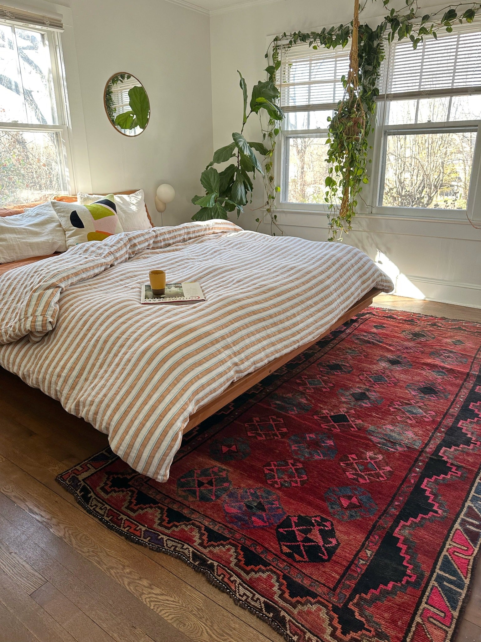 Style Hyssop Persian Rug with a King Size Bed