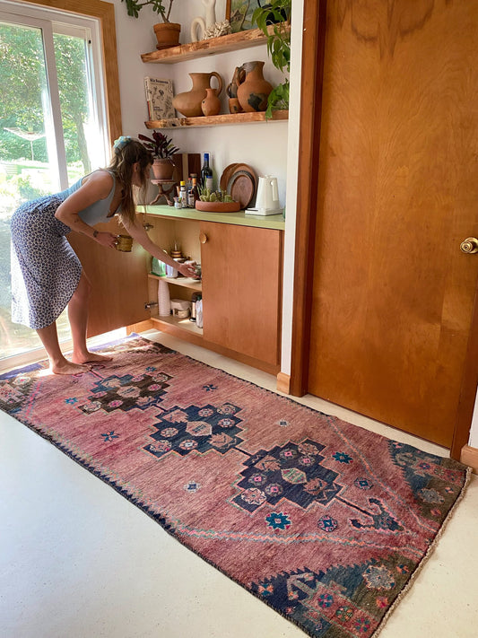 Style Vintage Persian Runner Rug in a Kitchen