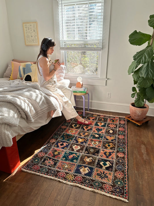 Style a Bedroom with a Vintage Kheshti Rug