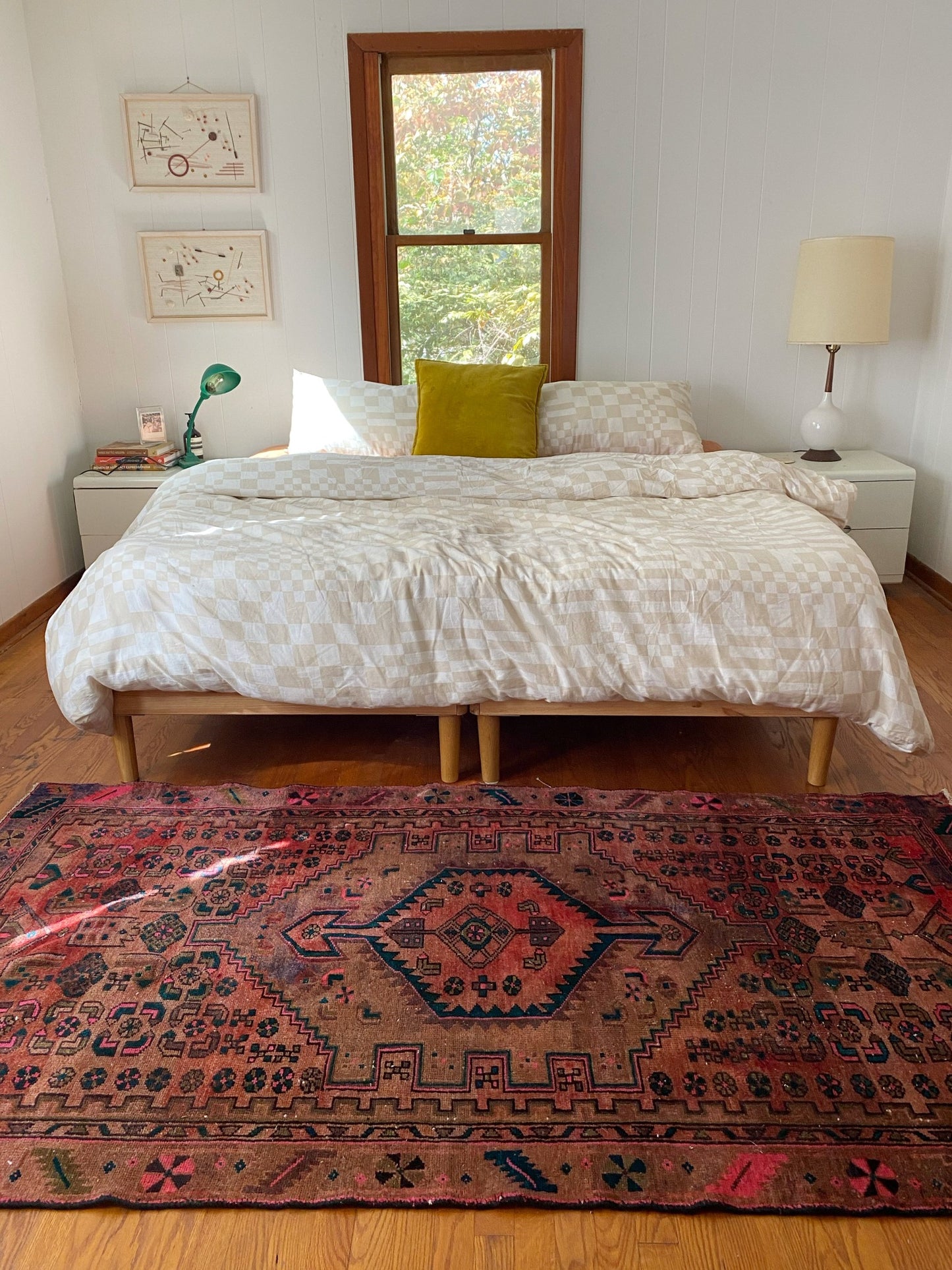 Style Palatka Persian Rug in a Bedroom