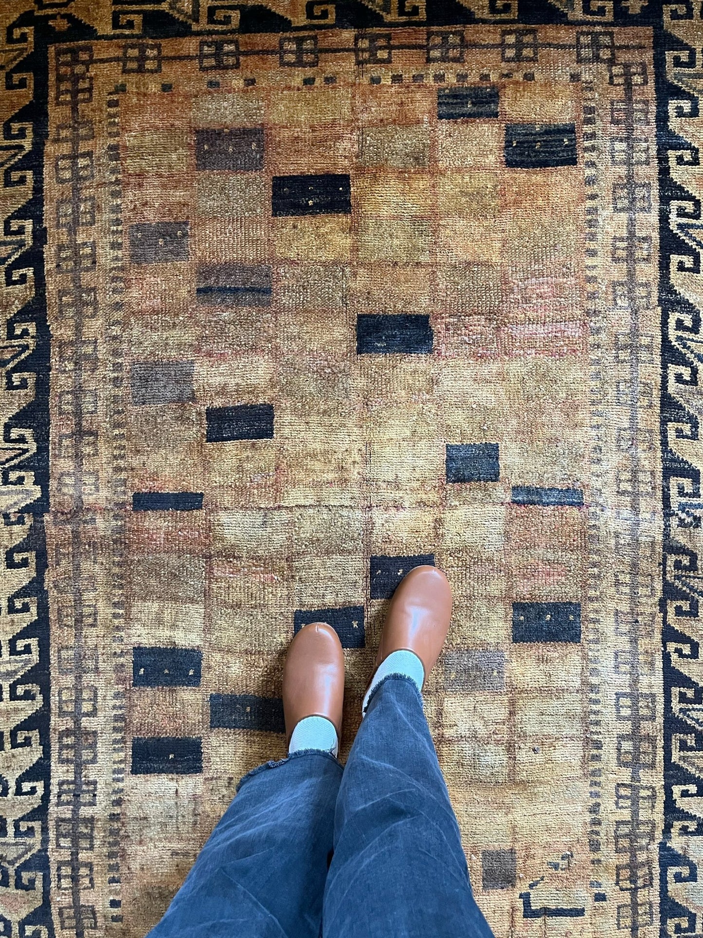 See Details and Wave Border on Vintage Rug