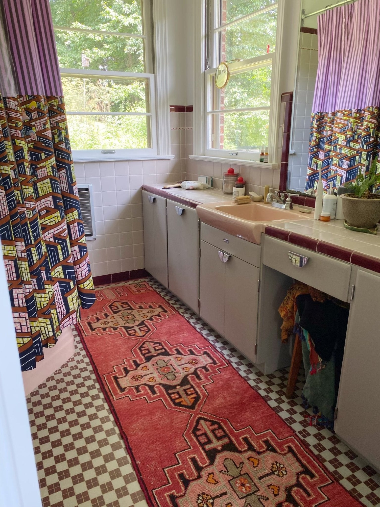 Style Vintage Red Runner Rug in a Vintage Bathroom