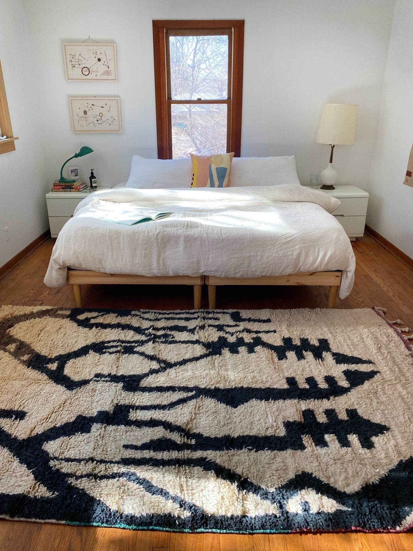 Style Alfama Rug with a King Size Bed