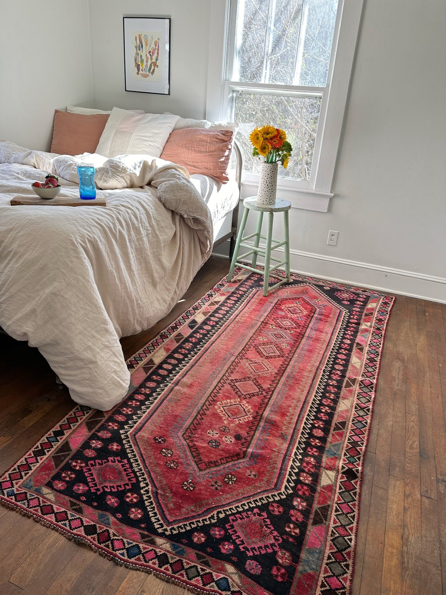 Enhance a Bedroom with Phlox Persian Rug