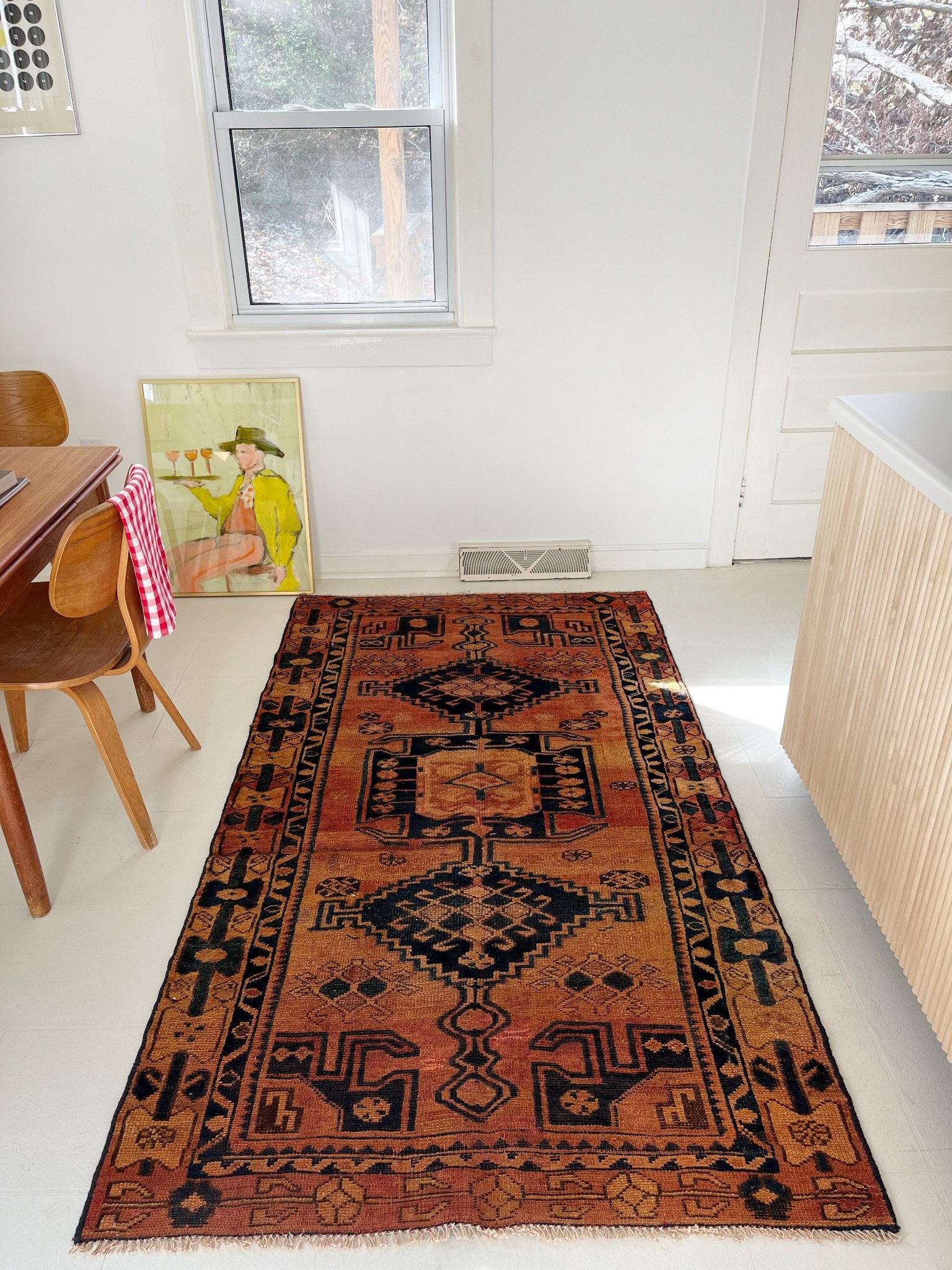 Enhance a Kitchen Space with a Vintage Persian Earthy Rug