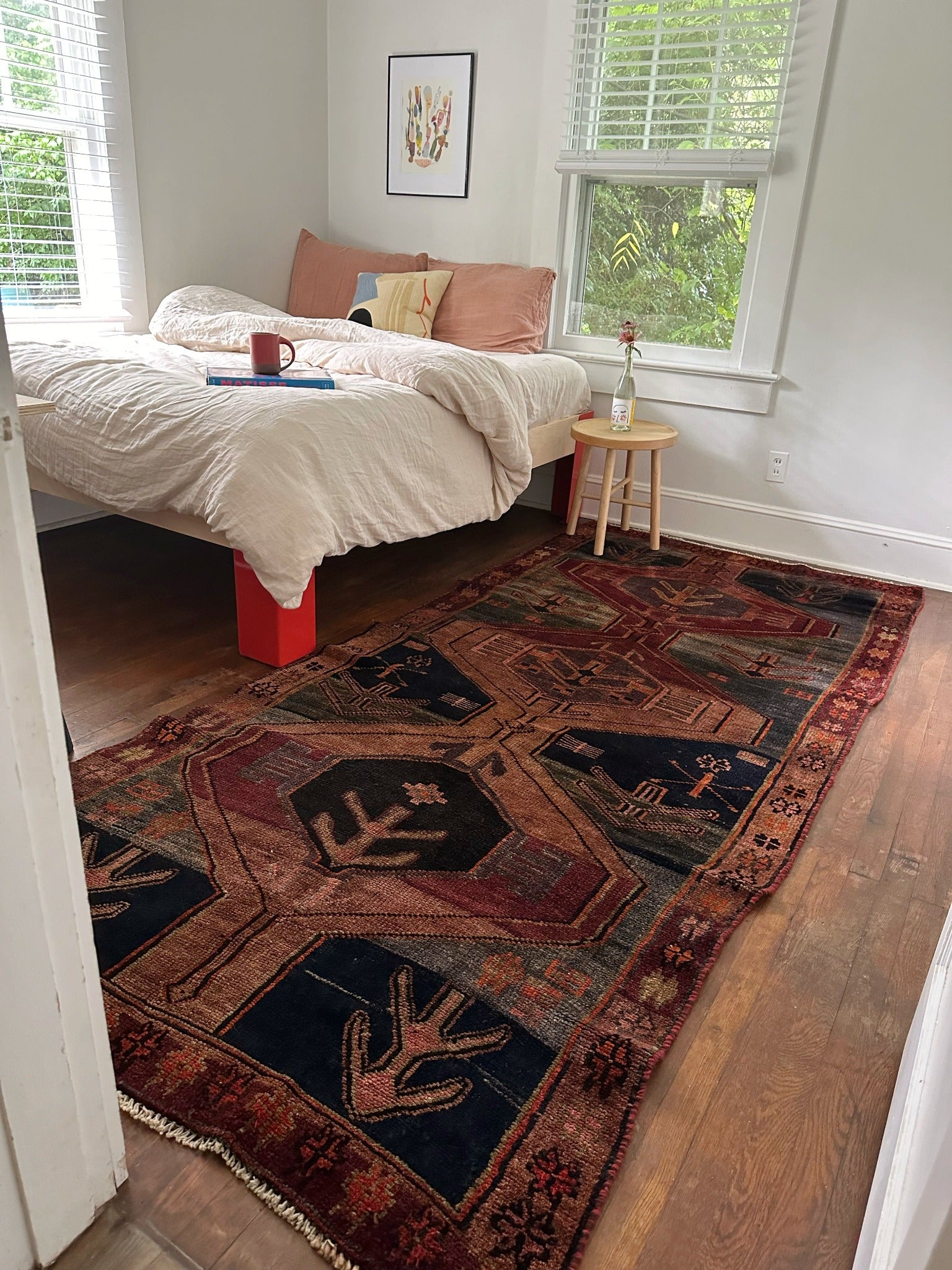 Enhance a Bedroom with Vintage Monet Persian Rug