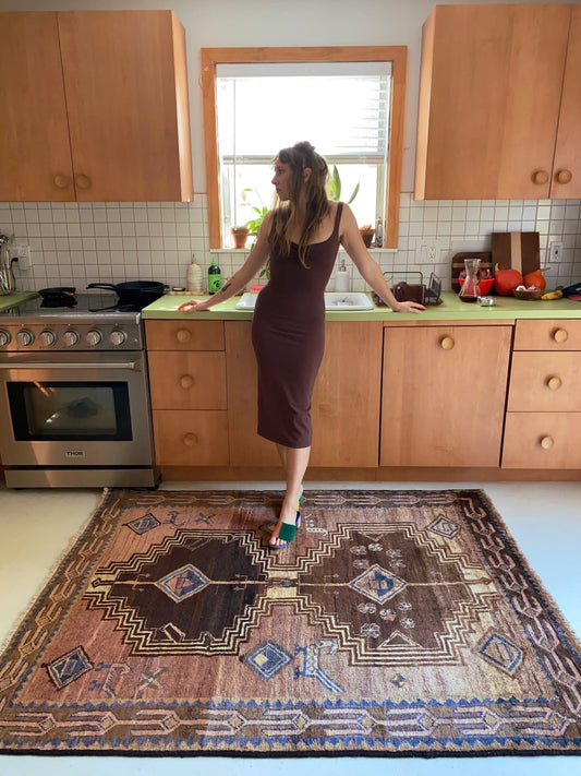 Style a Vintage Area Rug in a Modern Kitchen