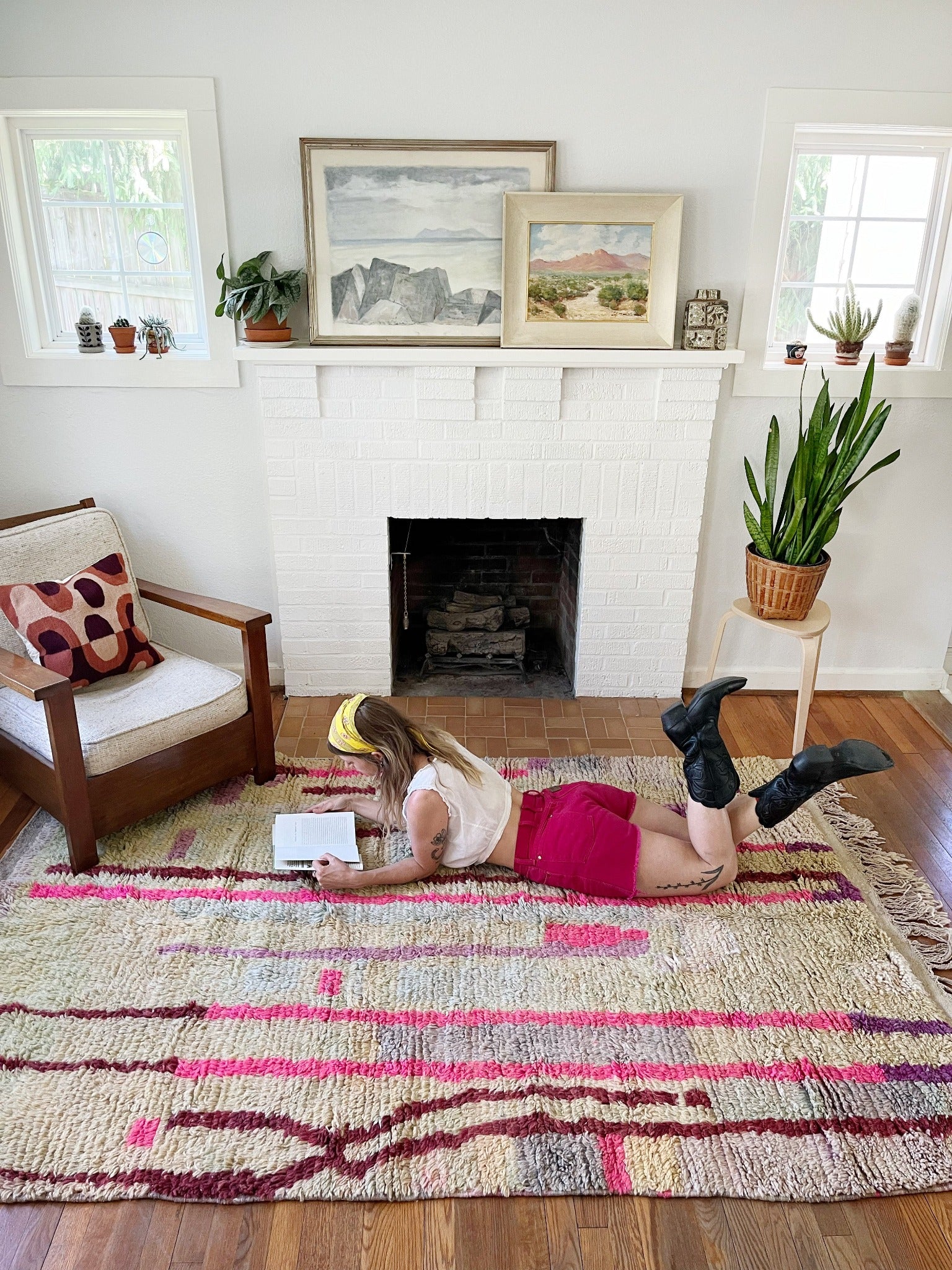 Style Caubet Handmade Moroccan Rug in a Living Room